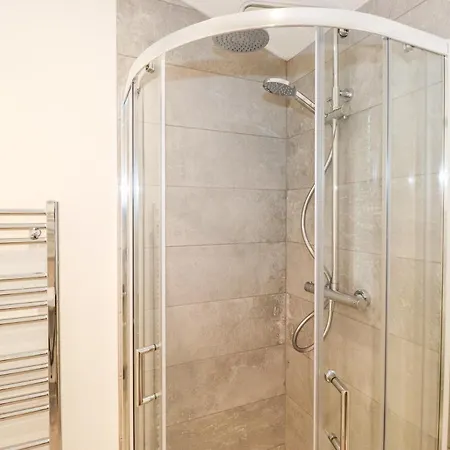 Unique Luxury * ウィンダミア