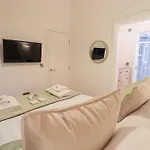 Unique Luxury *