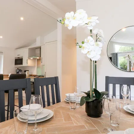 Unique Luxury * Windermere